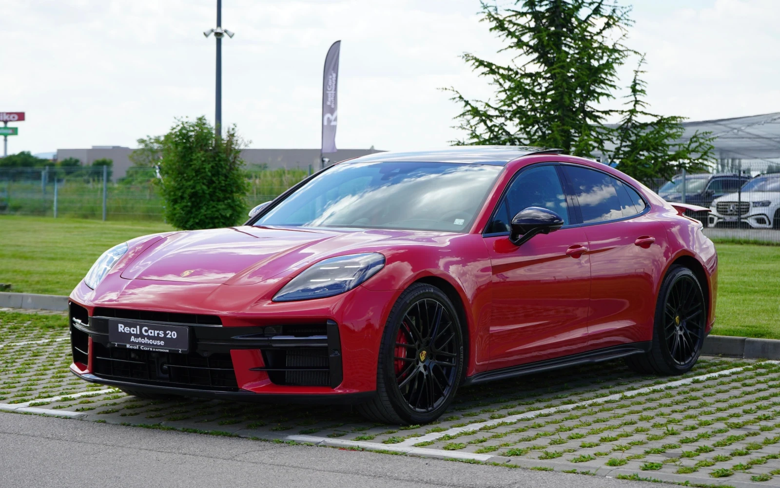 Porsche Panamera GTS* 4.0 V8* BOSE* PANO* SPORT CHRONO* EXCLUSIVE