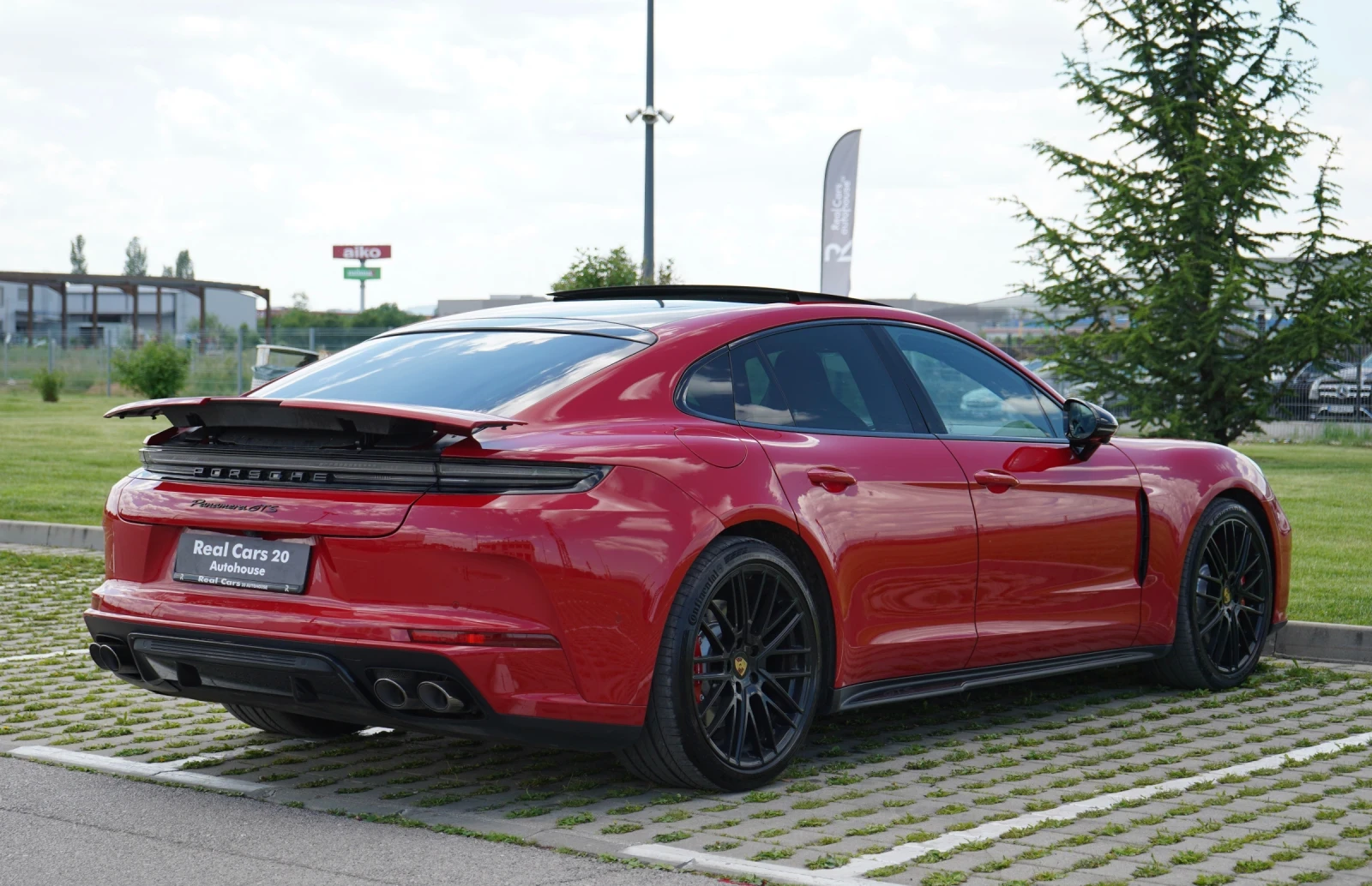 Porsche Panamera GTS* 4.0 V8* BOSE* PANO* SPORT CHRONO* EXCLUSIVE, снимка 4 - Автомобили и джипове - 54679972