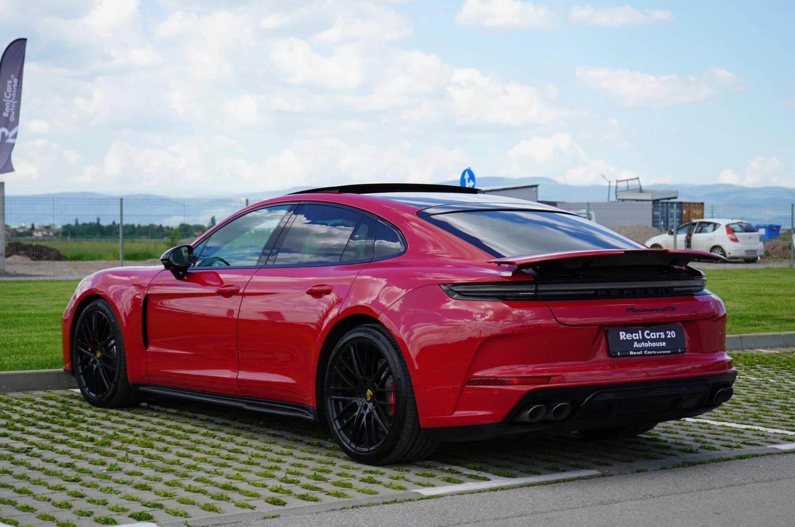 Porsche Panamera GTS* 4.0 V8* BOSE* PANO* SPORT CHRONO* EXCLUSIVE, снимка 6 - Автомобили и джипове - 54679972
