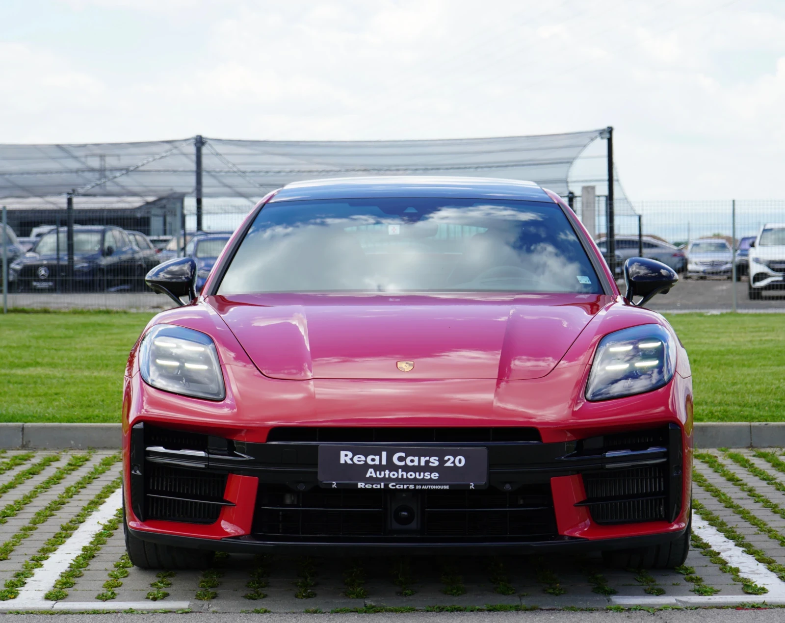 Porsche Panamera GTS* 4.0 V8* BOSE* PANO* SPORT CHRONO* EXCLUSIVE, снимка 2 - Автомобили и джипове - 54679972