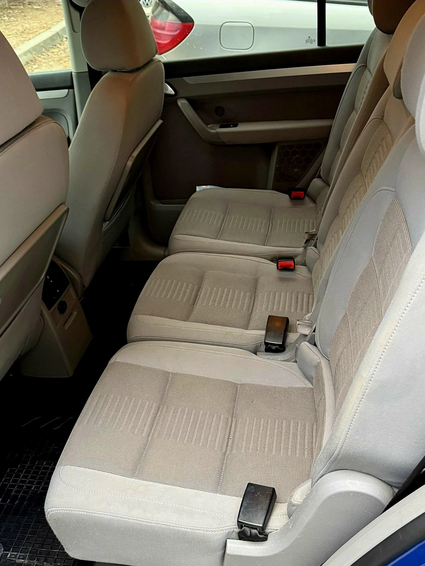 VW Touran 1.9, снимка 6 - Автомобили и джипове - 54779123