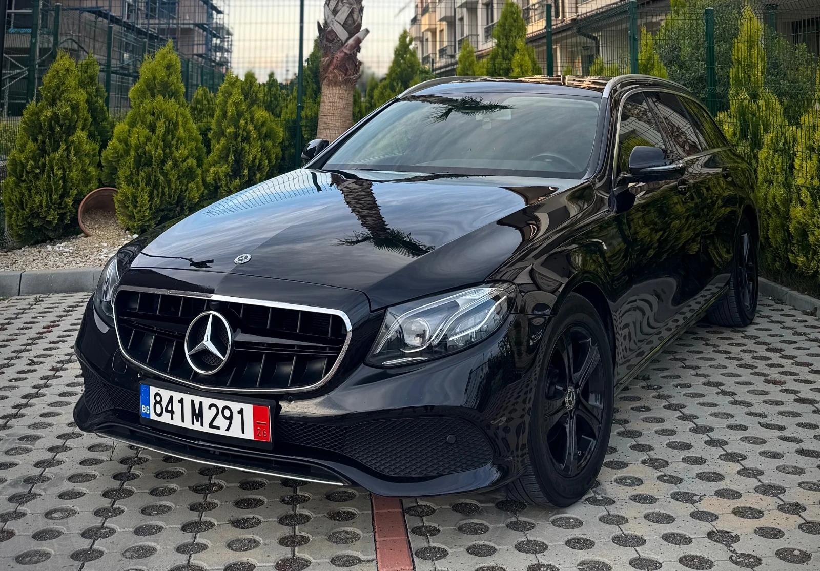 Mercedes-Benz E 220 9-G Multibeam Led Swarovski DynamicSelect 194к.с.