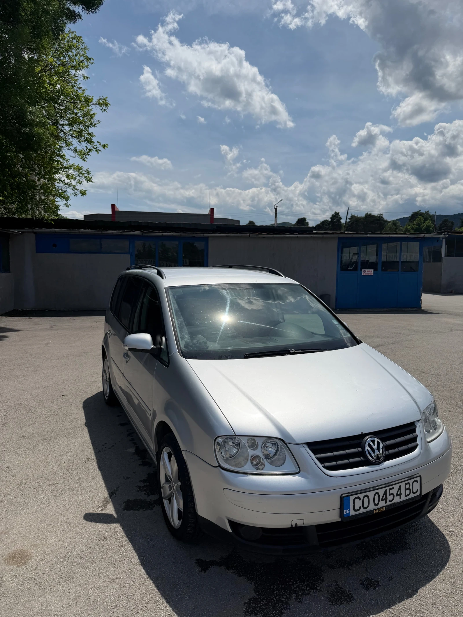 VW Touran, снимка 2 - Автомобили и джипове - 54822306