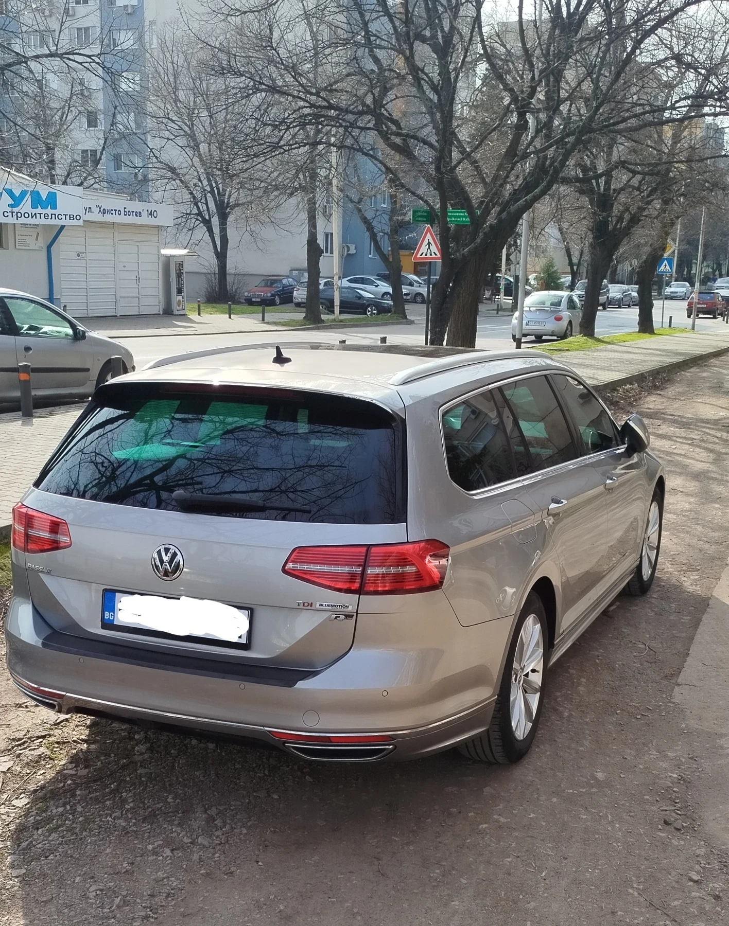 VW Passat B8, снимка 4 - Автомобили и джипове - 54877340