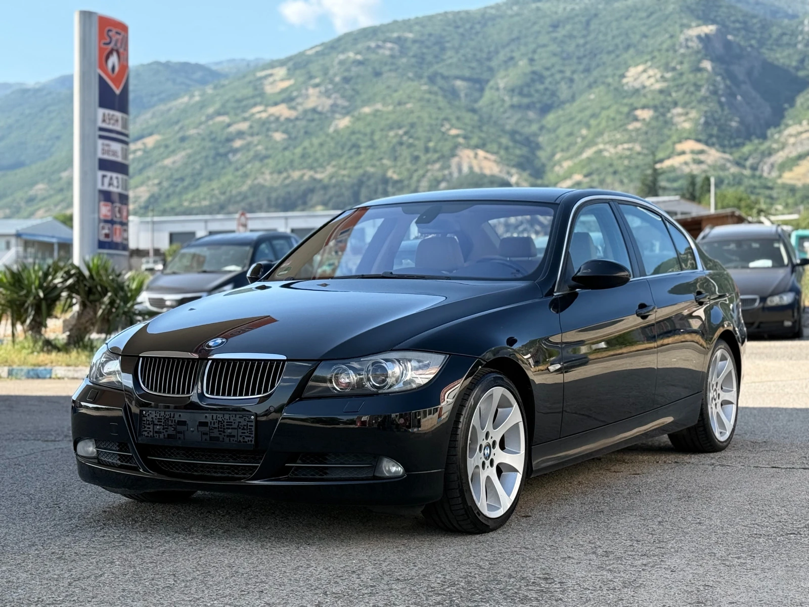 BMW 330 Navi/KeyLess/Hi-Fi, снимка 6 - Автомобили и джипове - 55091973