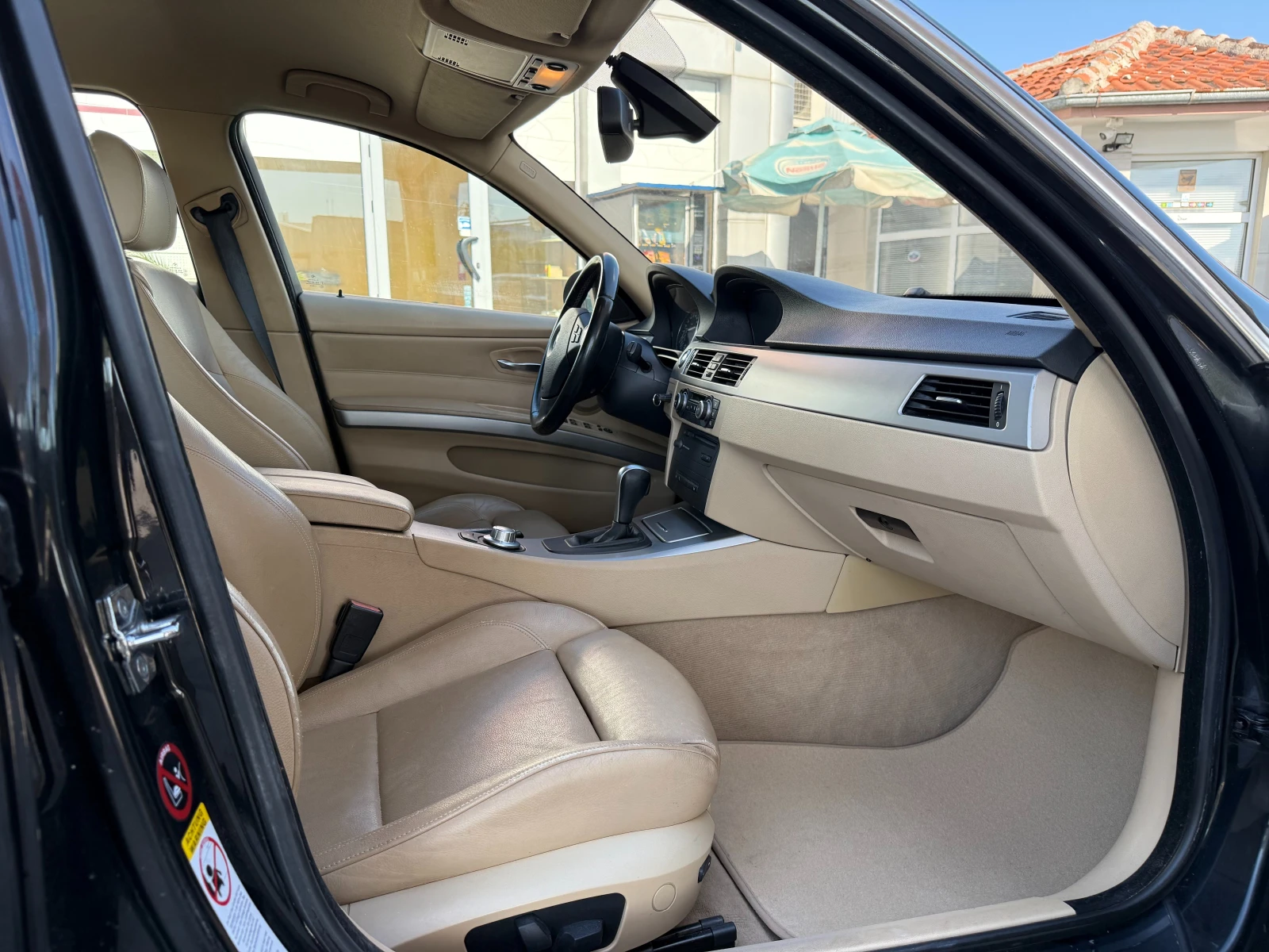 BMW 330 Navi/KeyLess/Hi-Fi, снимка 11 - Автомобили и джипове - 55091973