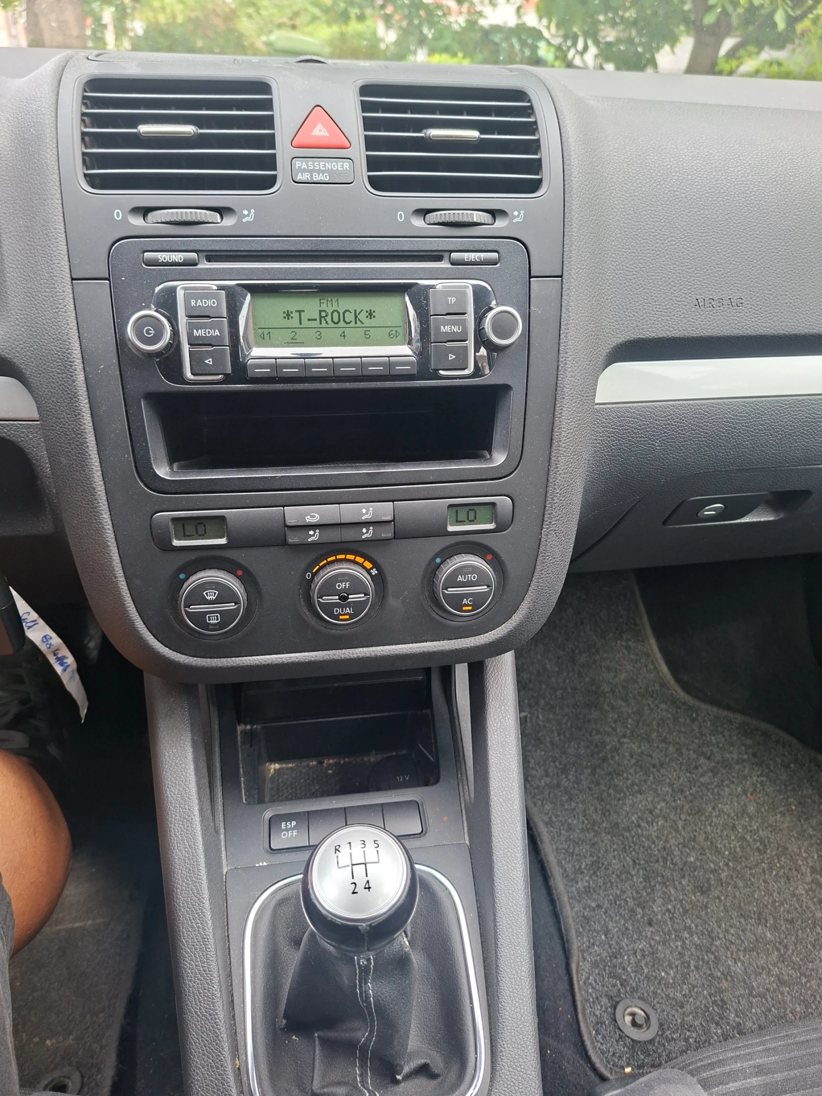 VW Golf 1.9tdi-90кс-2009-КЛИМАТРОНИК, снимка 9 - Автомобили и джипове - 55424375