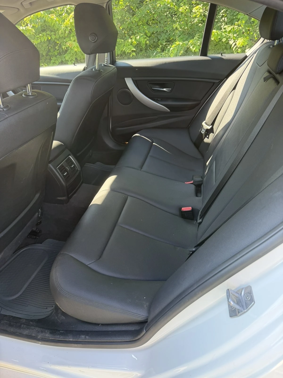 BMW 320 I, снимка 5 - Автомобили и джипове - 55594458