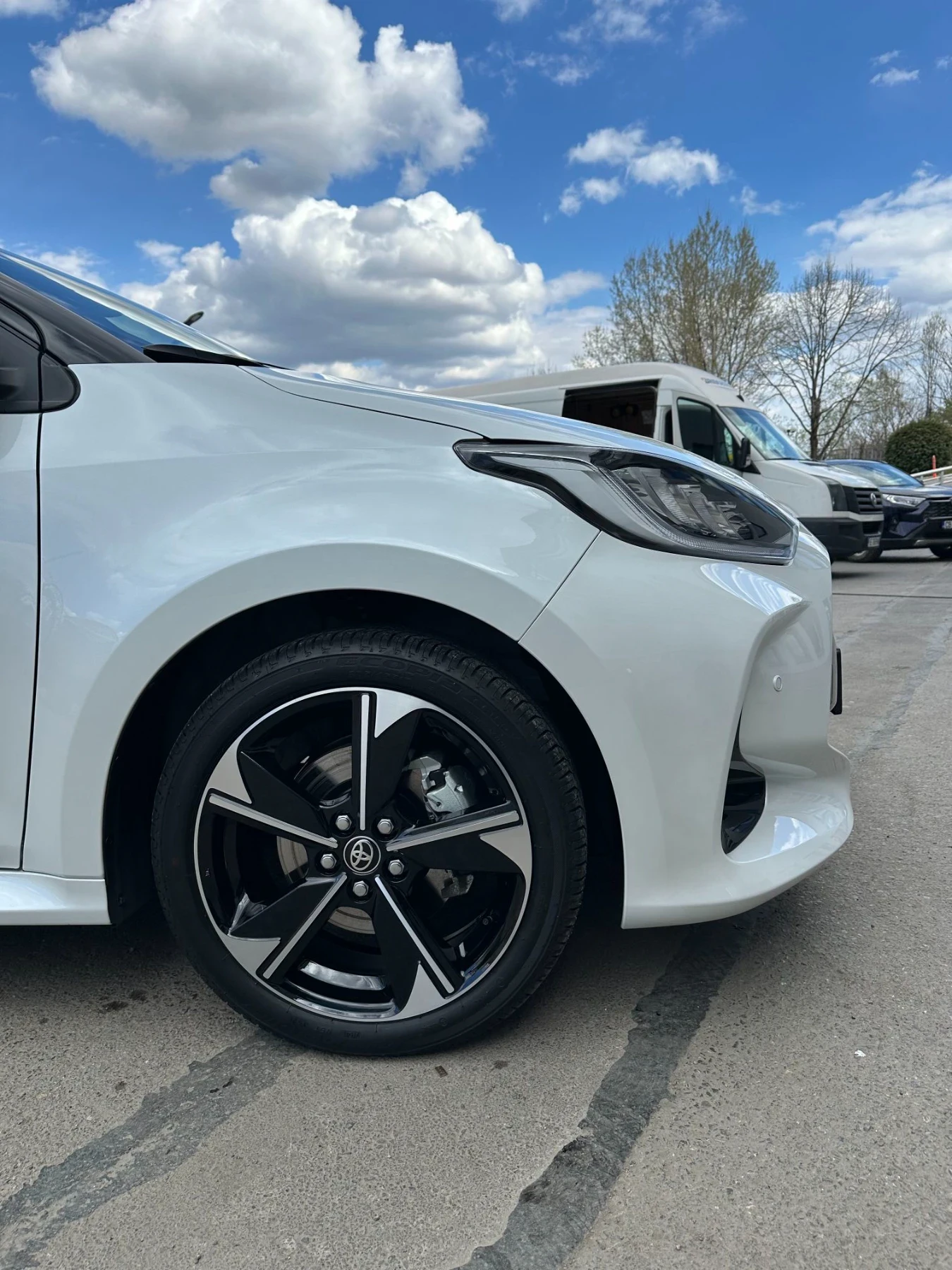 Toyota Yaris ELEGANCE 130, снимка 8 - Автомобили и джипове - 55638068