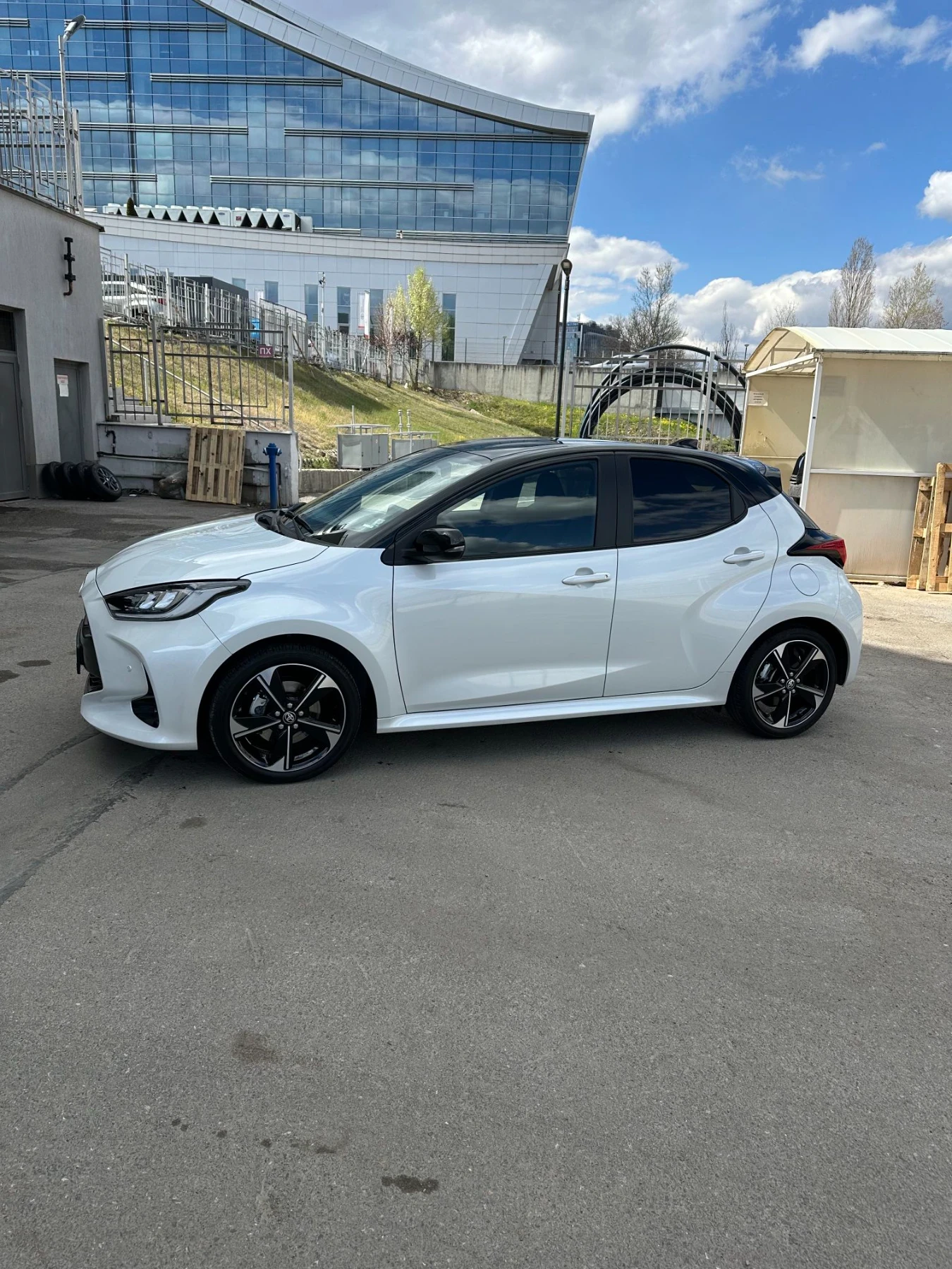 Toyota Yaris ELEGANCE 130, снимка 2 - Автомобили и джипове - 55638068