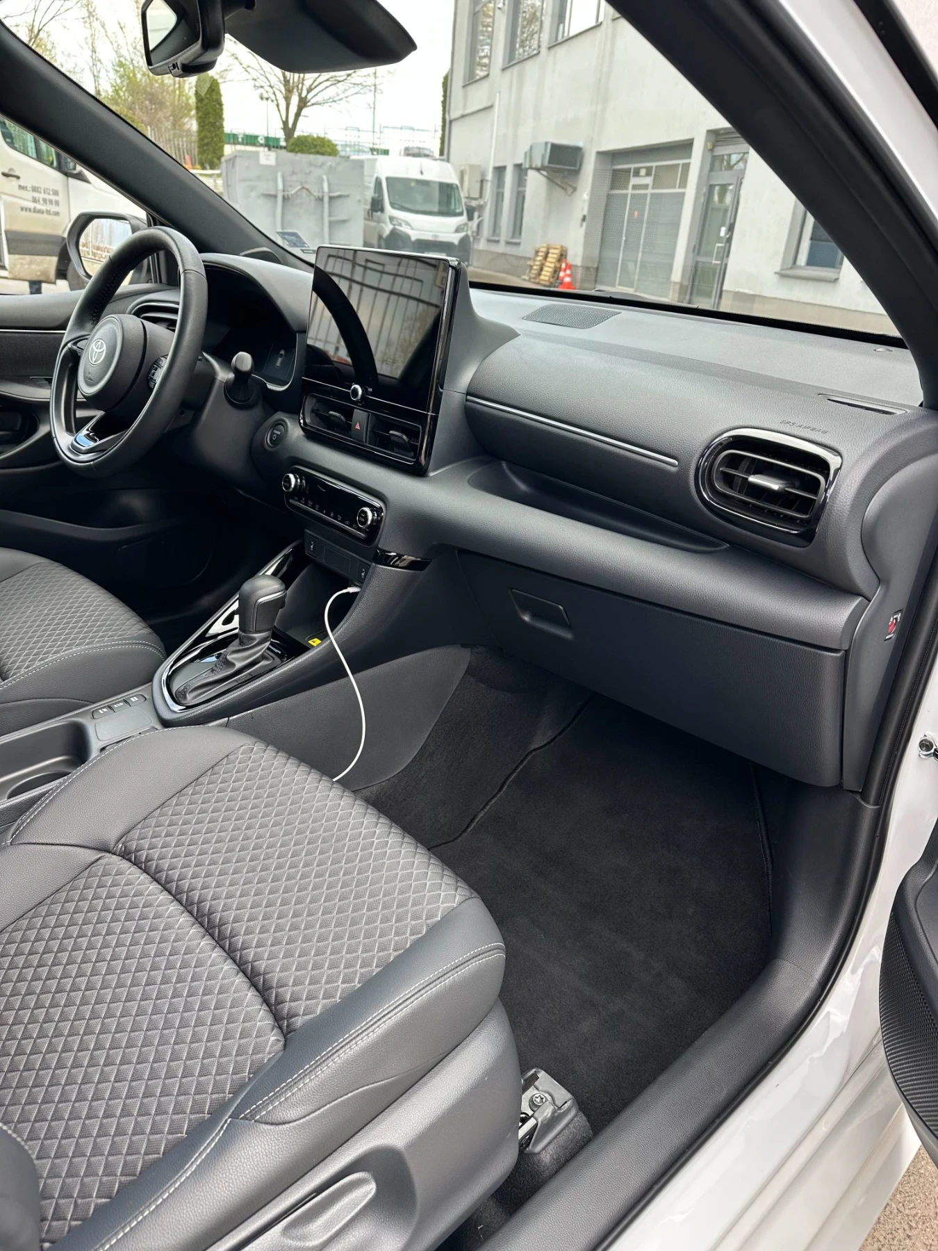 Toyota Yaris ELEGANCE 130, снимка 14 - Автомобили и джипове - 55638068