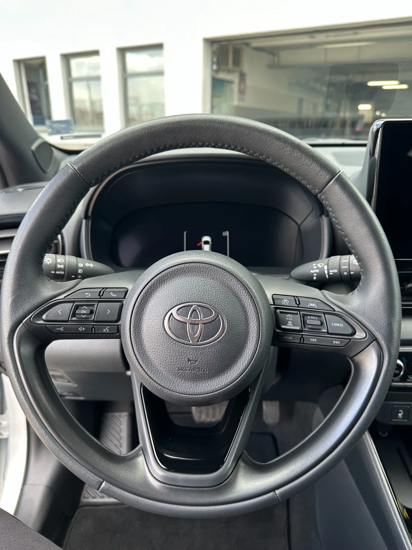 Toyota Yaris ELEGANCE 130, снимка 12 - Автомобили и джипове - 55638068