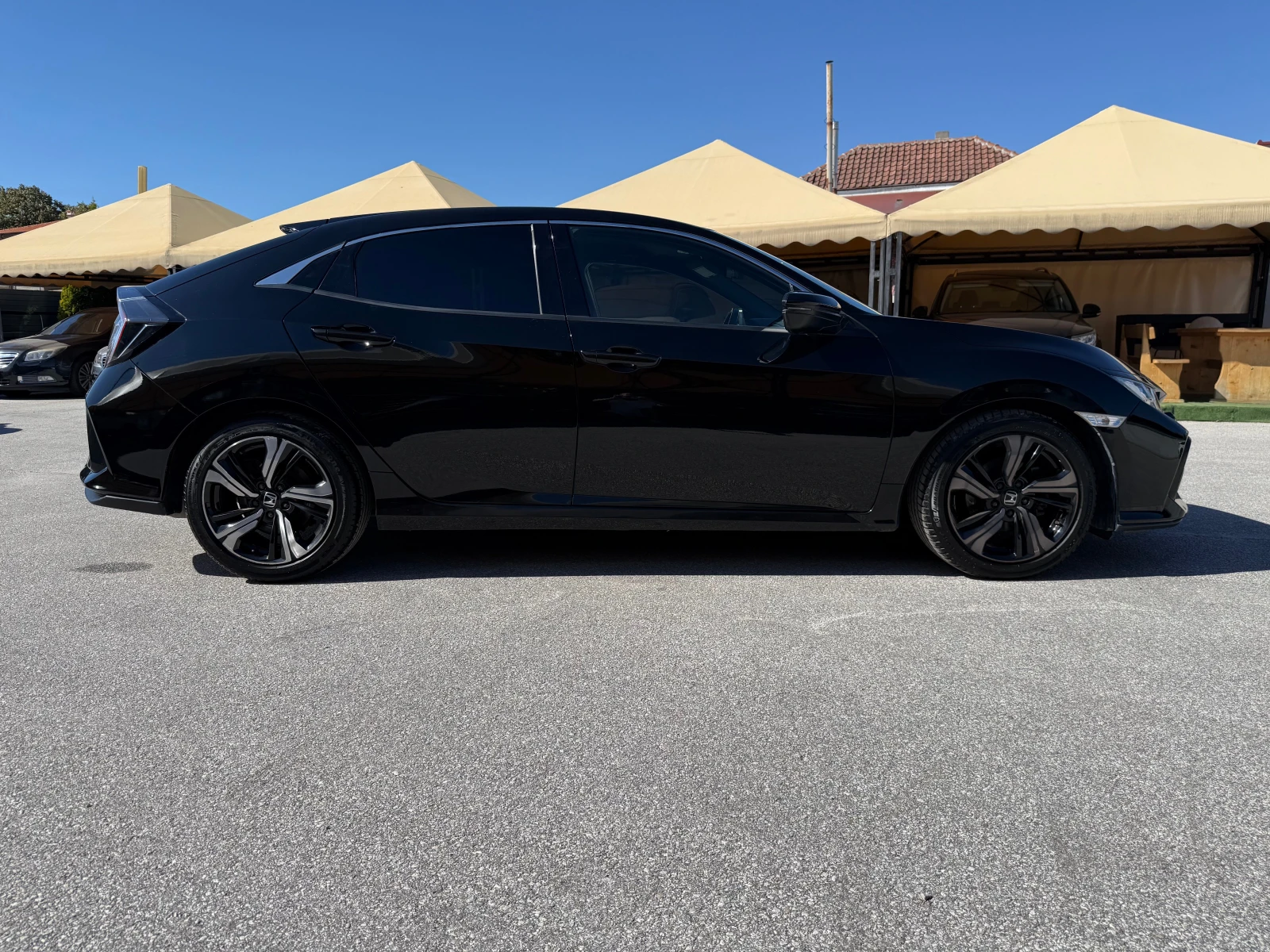 Honda Civic 1.0 VTEC TURBO 100% РЕАЛНИ КИЛОМЕТРИ - ДОКАЗУЕМИ !, снимка 4 - Автомобили и джипове - 56130501