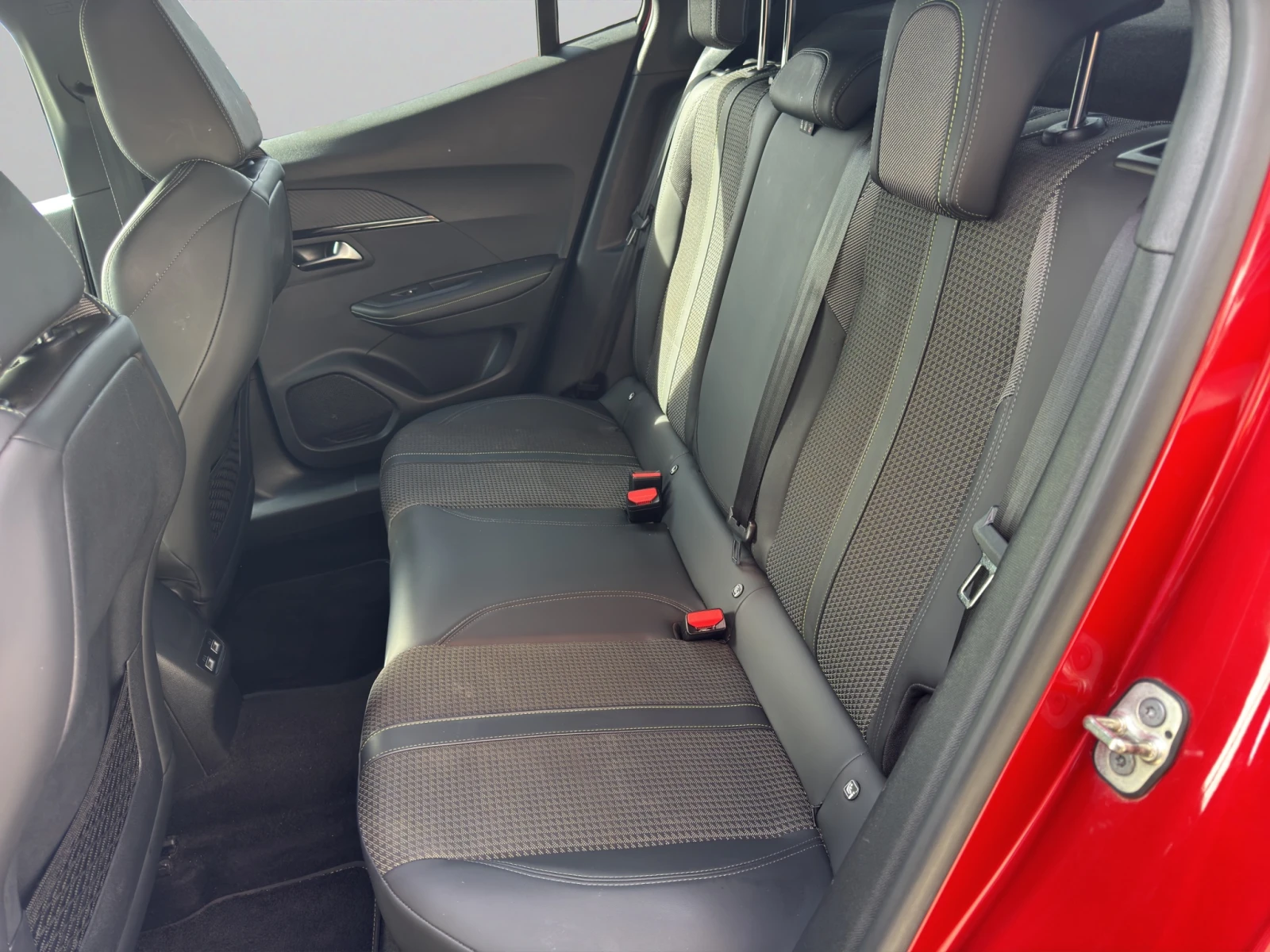 Peugeot 2008 New Line Up GT 1.2 PureTech 130 EAT8 EURO6 | Mobile.bg � ����������� 11