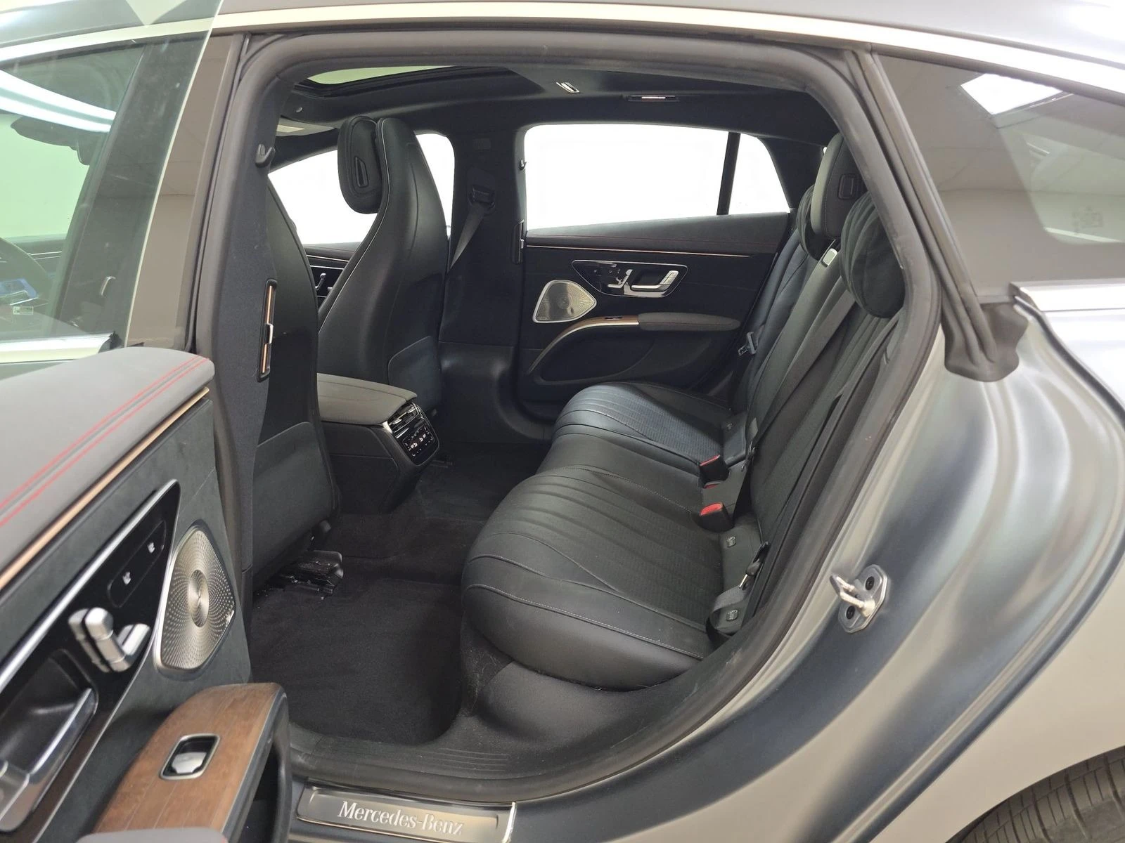 Mercedes-Benz EQS 580 Hyper Screen | Mobile.bg � ����������� 12