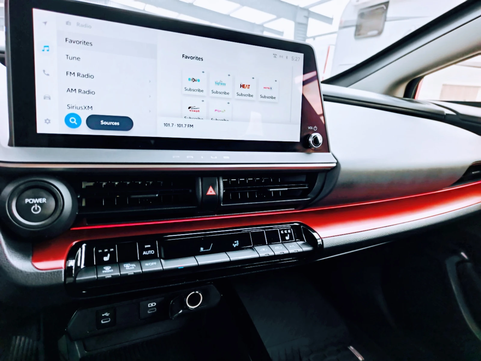 Toyota Prius Prime XSE, снимка 9 - Автомобили и джипове - 56466129