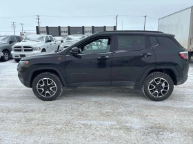 Jeep Compass  TRAILHAWK| PANORAMA| ПОДГРЕВИ| КEYLESS GO| CARFAX, снимка 3