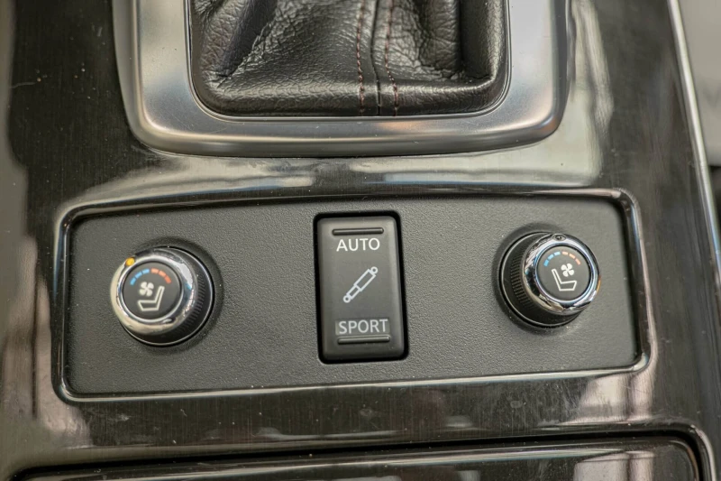 Infiniti QX70 S/Bose/Обдухване/Distronic/Lane Assist/Камера 360, снимка 15 - Автомобили и джипове - 52240829