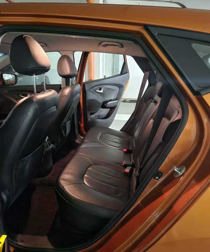 Hyundai Tucson, снимка 14 - Автомобили и джипове - 53249425