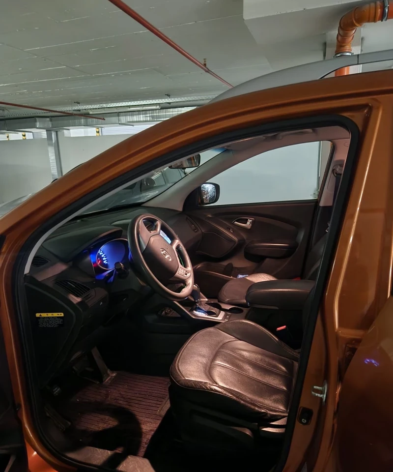 Hyundai Tucson, снимка 16 - Автомобили и джипове - 53249425