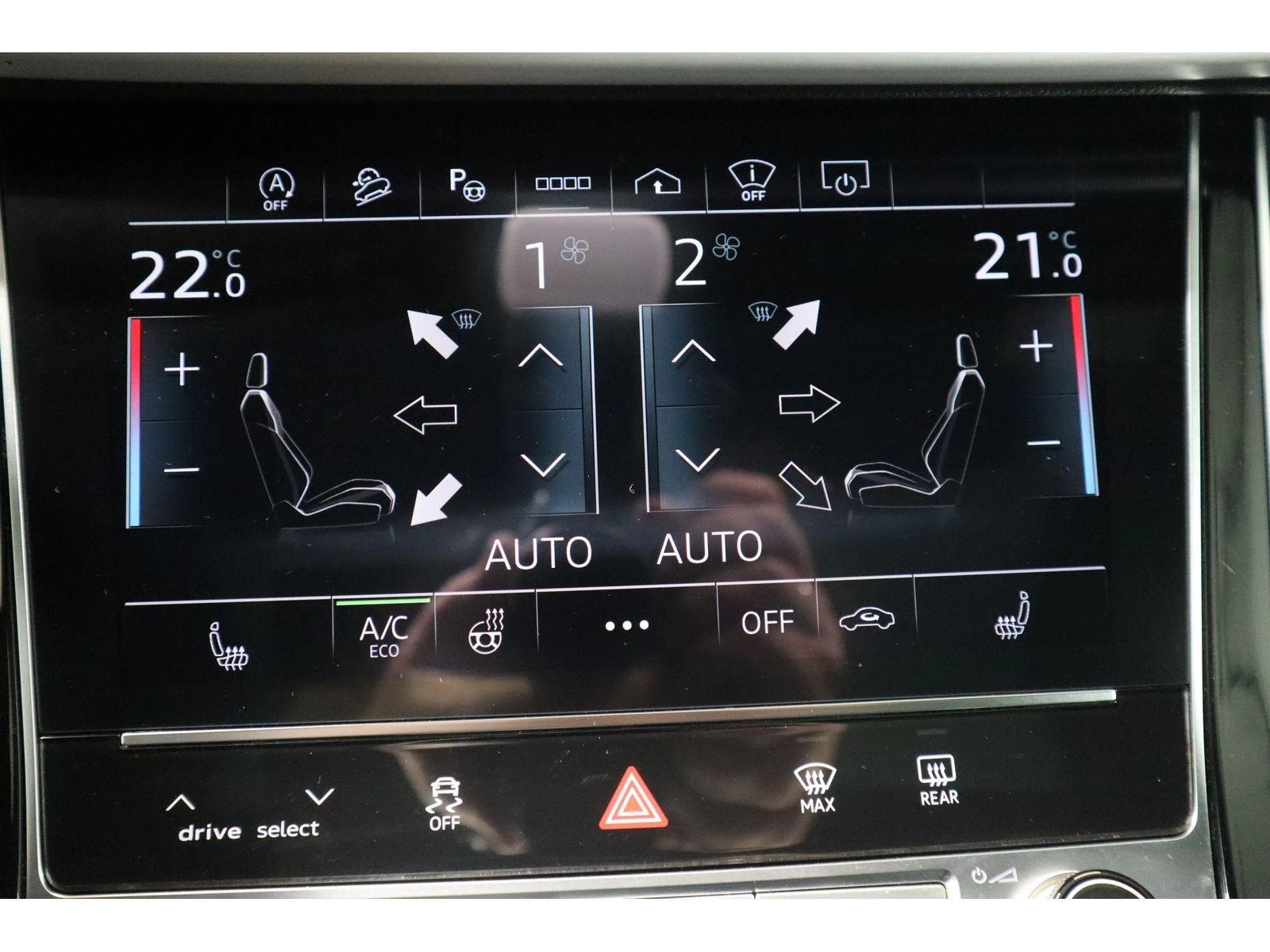 Audi SQ7 TFSI QUATTRO B&O MATRIX PANO HEAD UP 7-МЕСТЕН - изображение 10