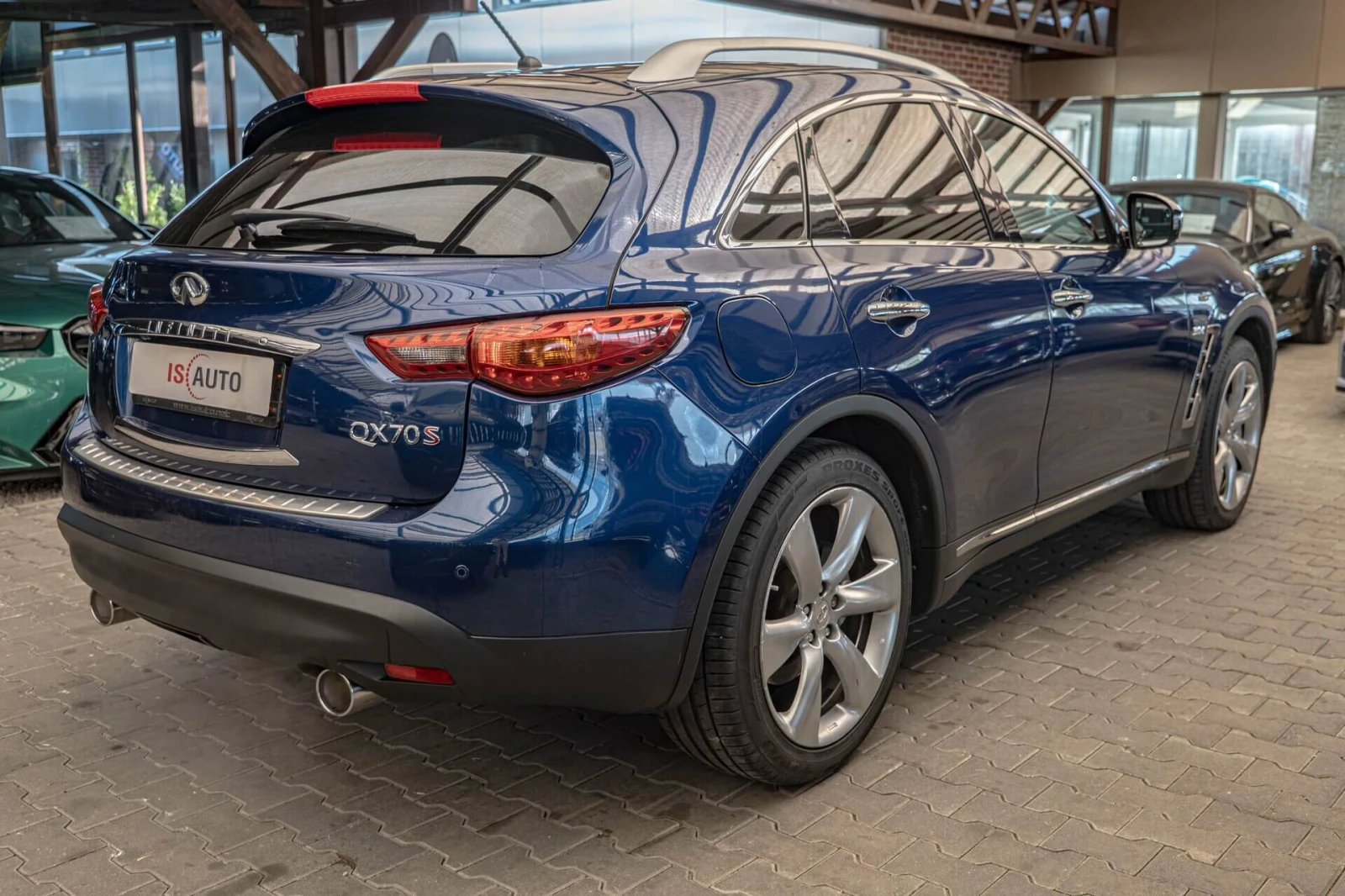 Infiniti QX70 S/Bose/Обдухване/Distronic/Lane Assist/Камера 360 - изображение 6