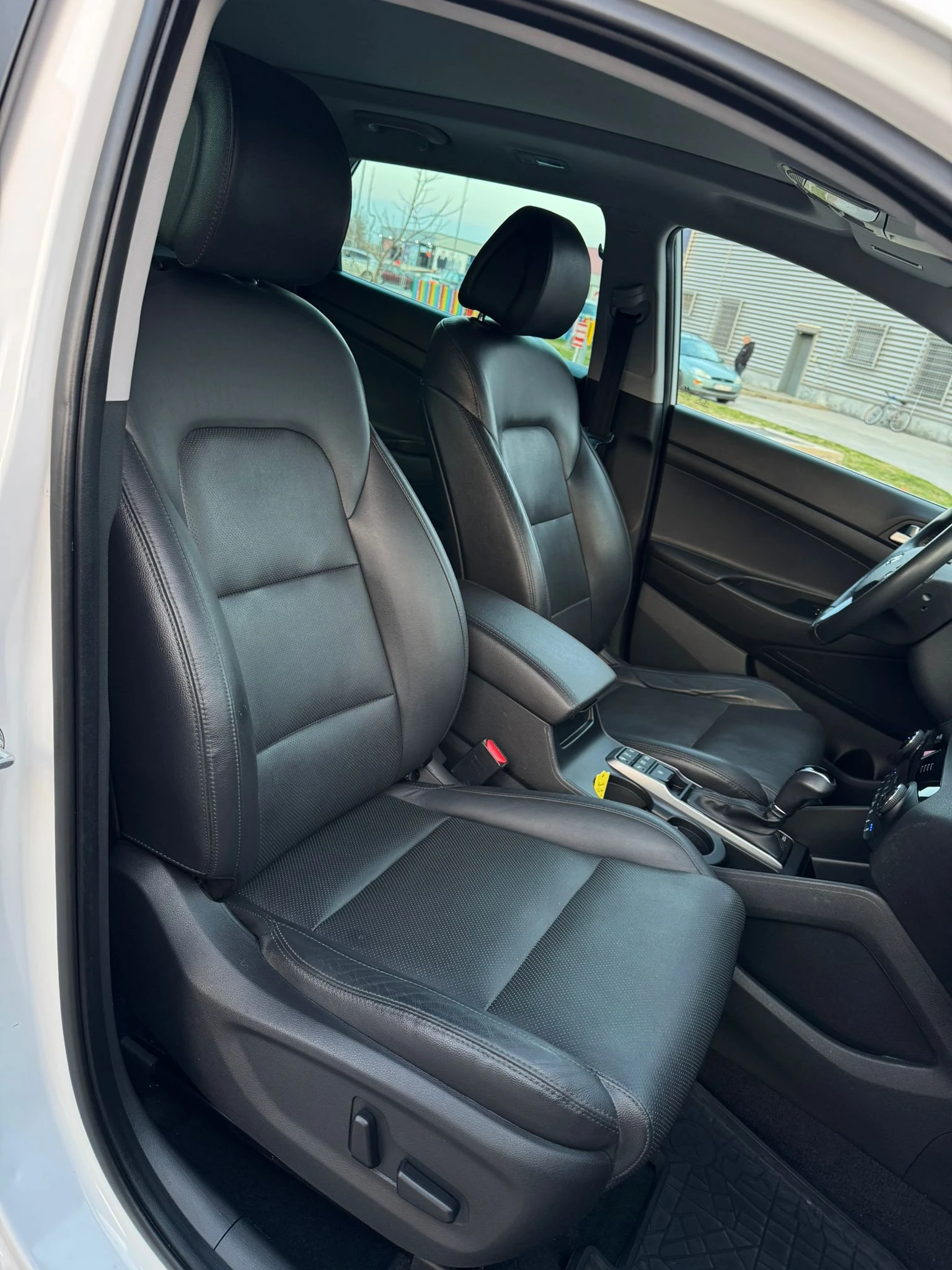 Hyundai Tucson 2.0CRDI :: 4x4 :: VERTEX , снимка 8 - Автомобили и джипове - 53989537