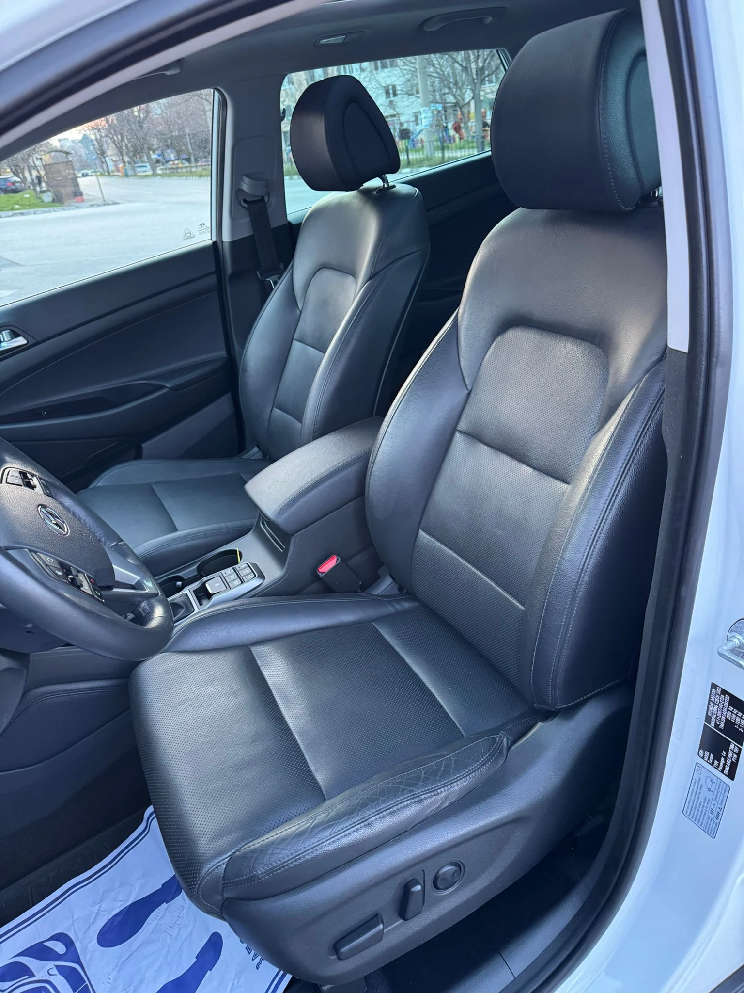 Hyundai Tucson 2.0CRDI :: 4x4 :: VERTEX , снимка 7 - Автомобили и джипове - 53989537