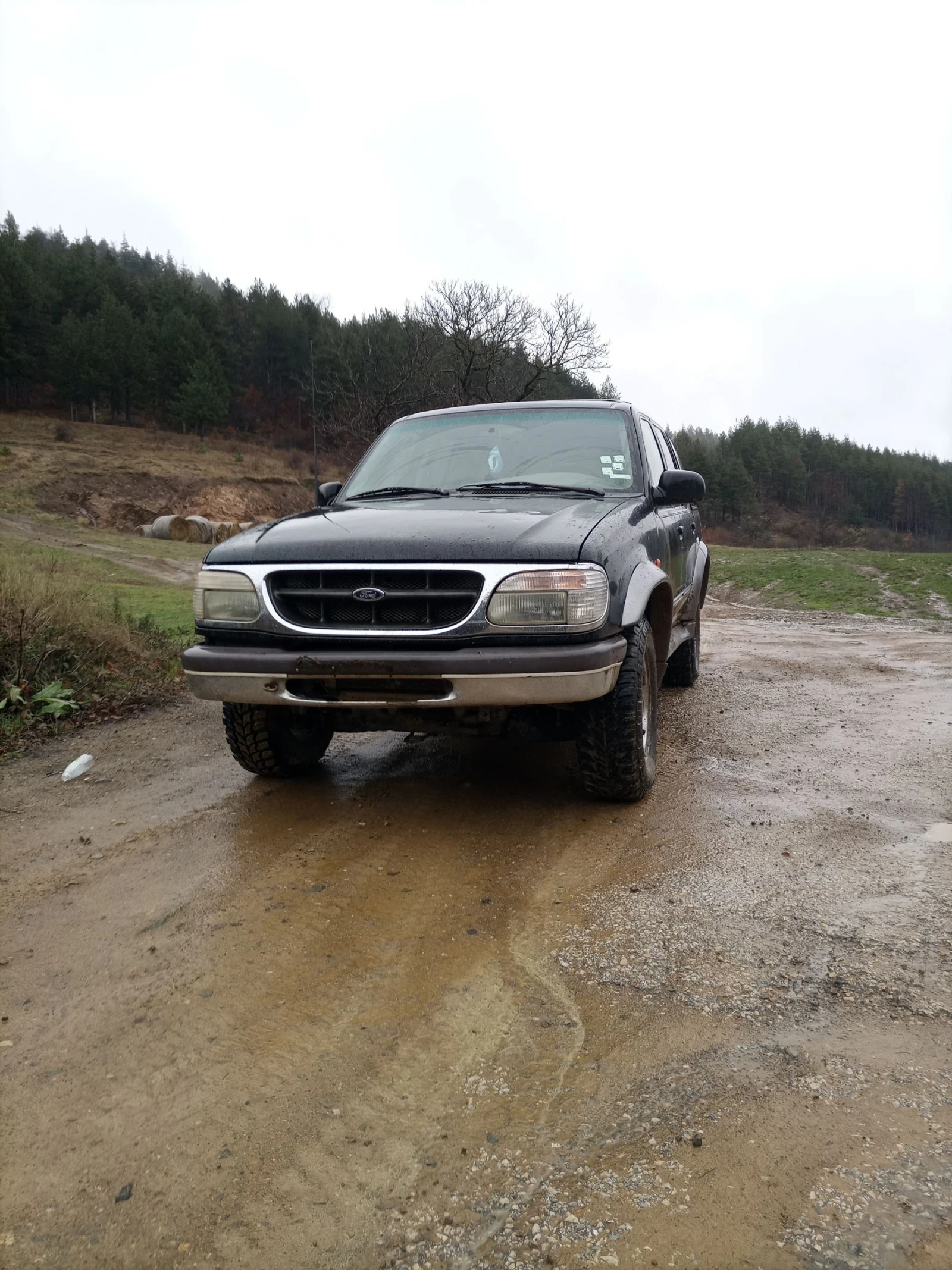 Ford Explorer, снимка 2 - Автомобили и джипове - 54529077