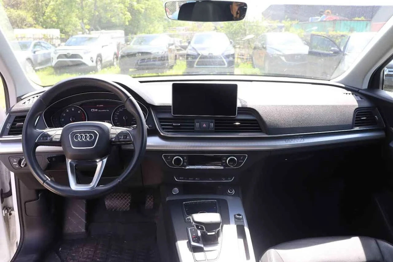 Audi Q5 Progressiv / LED / CARFAX / АВТОКРЕДИТ , снимка 9 - Автомобили и джипове - 54640907