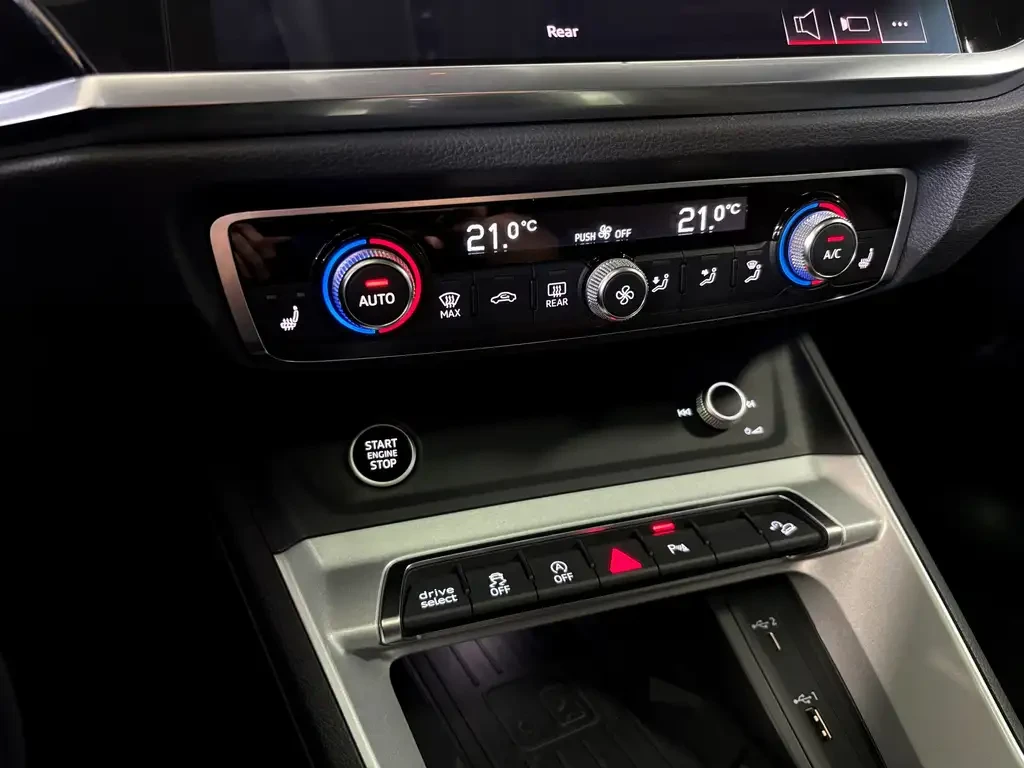 Audi Q3 SPORTBACK/PROGRESSIV/QUATTRO/S-LINE, снимка 13 - Автомобили и джипове - 55286431