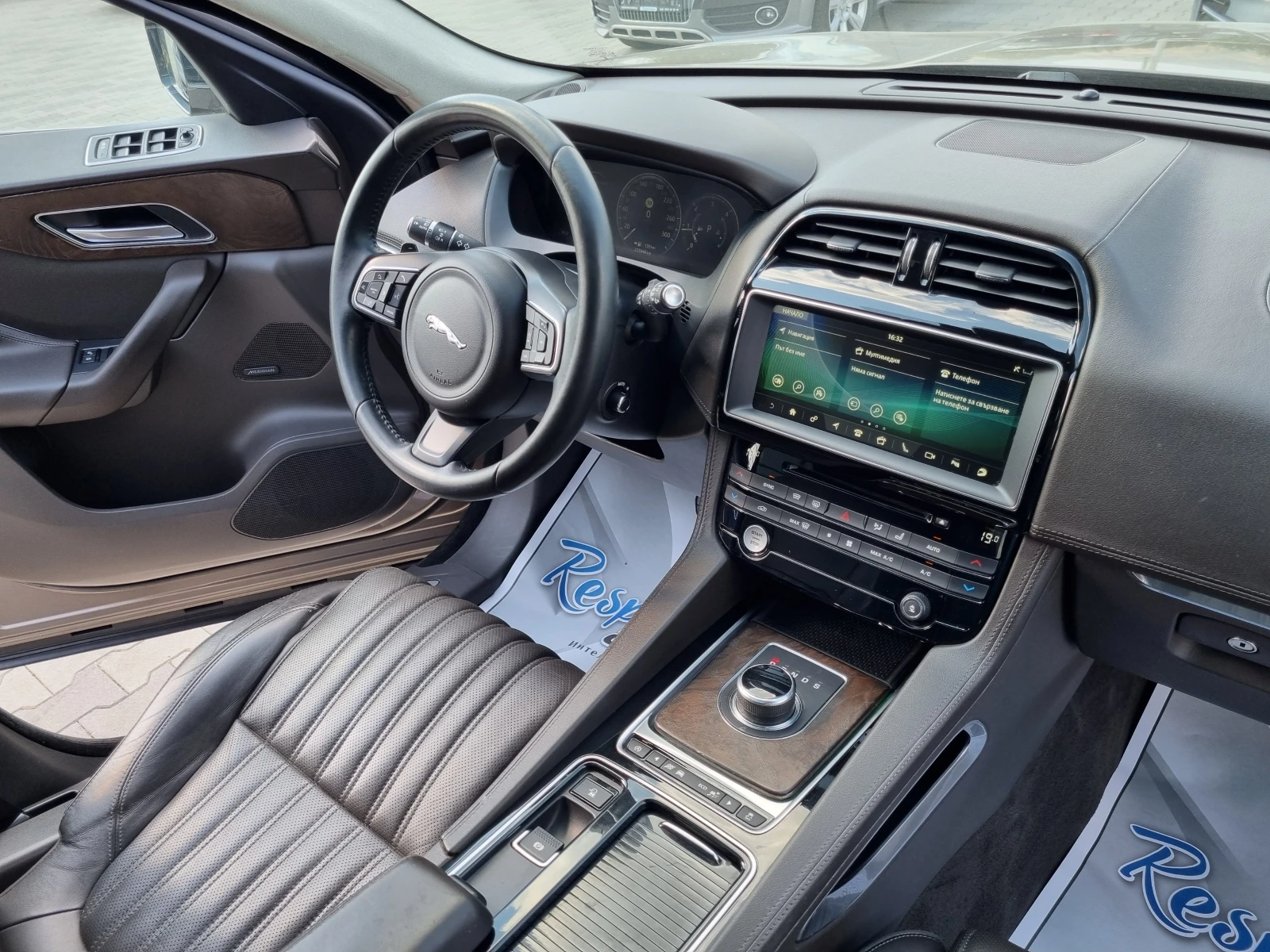 Jaguar F-PACE 3.0d-300ps= R-SPORT= AWD= 8ZF= FULL /ОБСЛУЖЕН, снимка 11 - Автомобили и джипове - 55486563