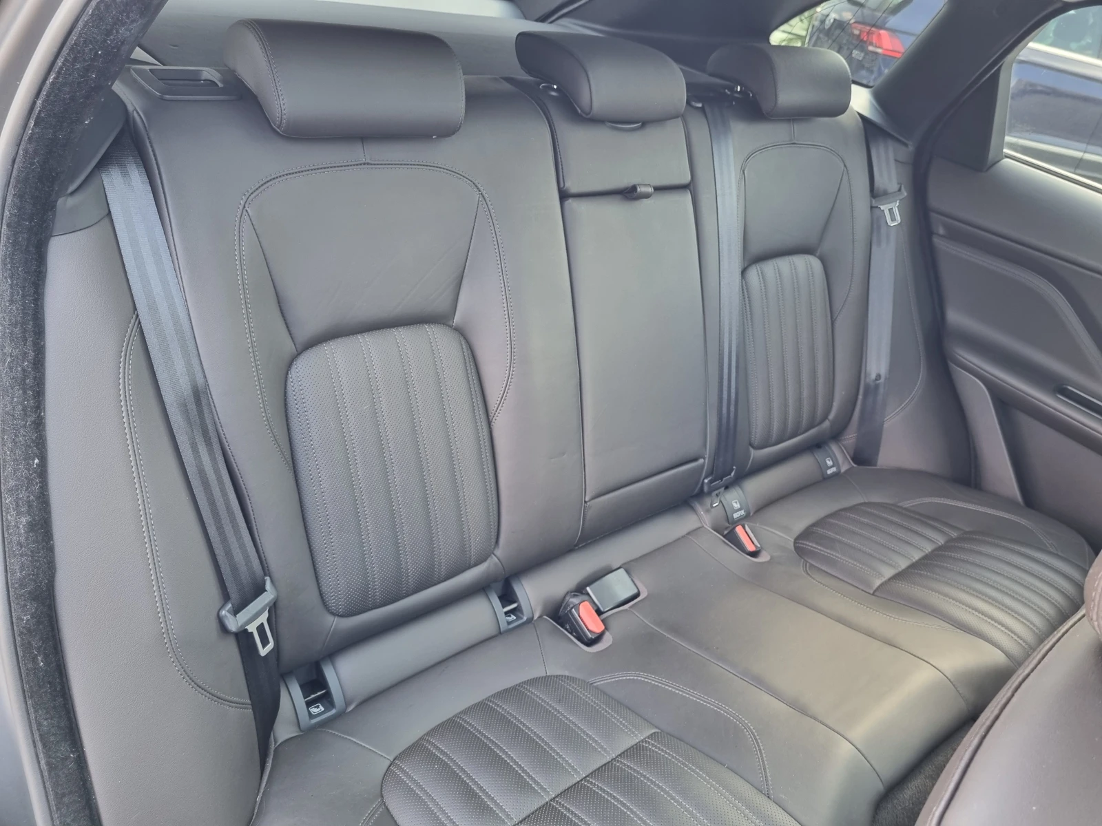 Jaguar F-PACE 3.0d-300ps= R-SPORT= AWD= 8ZF= FULL /ОБСЛУЖЕН, снимка 12 - Автомобили и джипове - 55486563