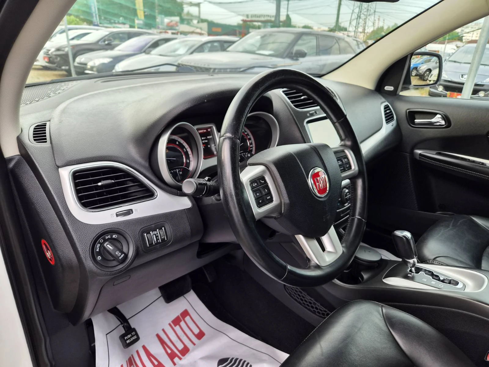 Fiat Freemont 2.0D-170кс-4X4-AUTOMATIC-7 МЕСТА, снимка 8 - Автомобили и джипове - 55837945