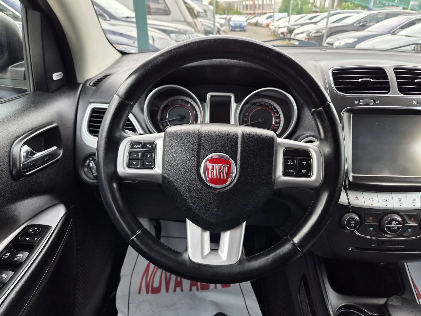 Fiat Freemont 2.0D-170кс-4X4-AUTOMATIC-7 МЕСТА, снимка 9 - Автомобили и джипове - 55837945