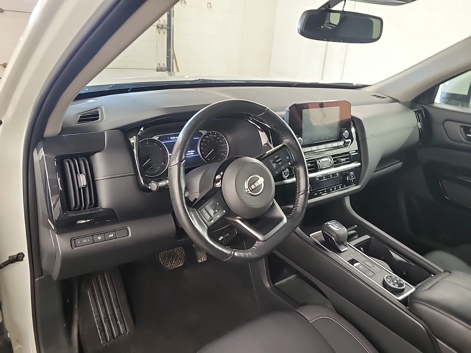 Nissan Pathfinder * SV* , снимка 10 - Автомобили и джипове - 56521359