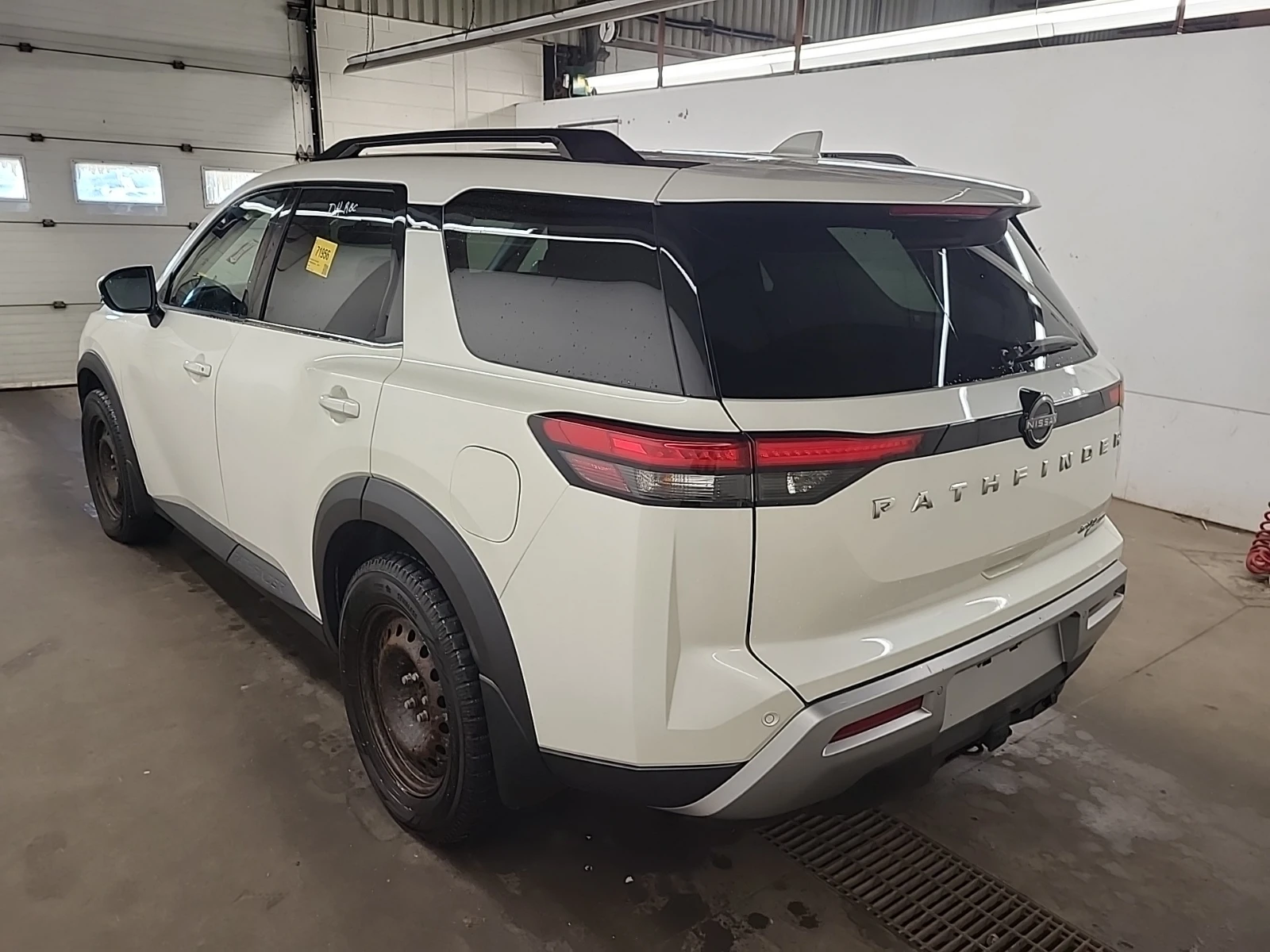 Nissan Pathfinder * SV* , снимка 4 - Автомобили и джипове - 56521359