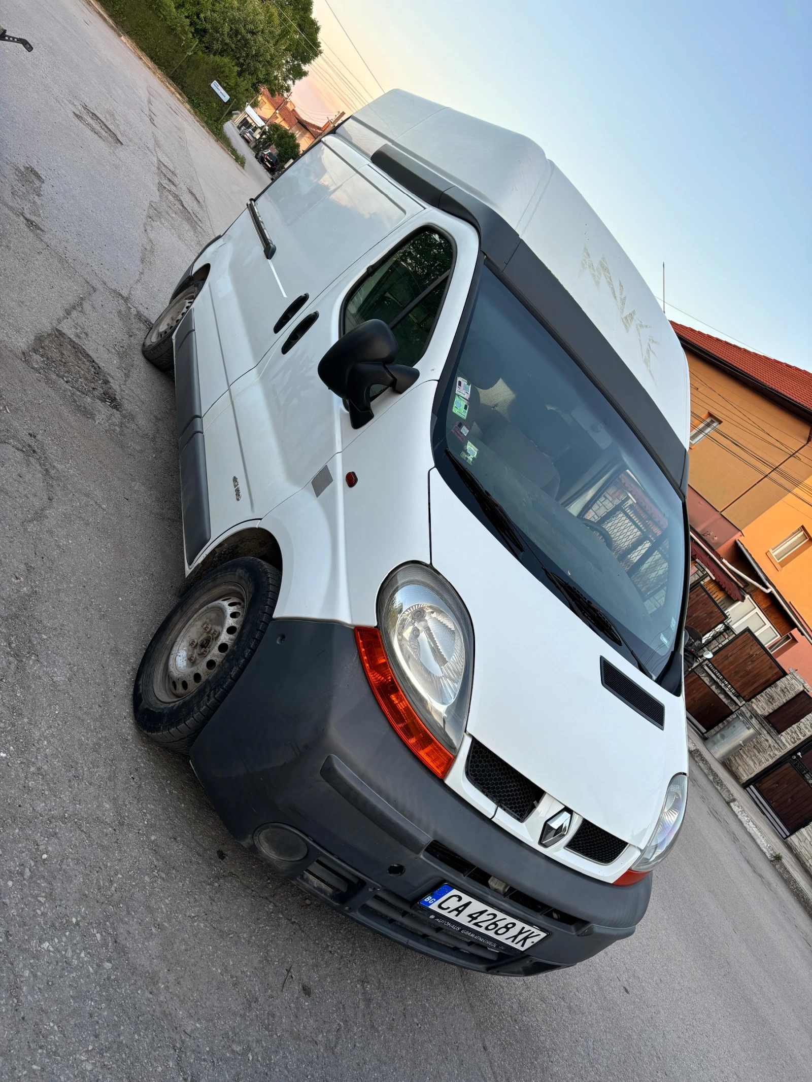 Renault Trafic 2.5 - изображение 8