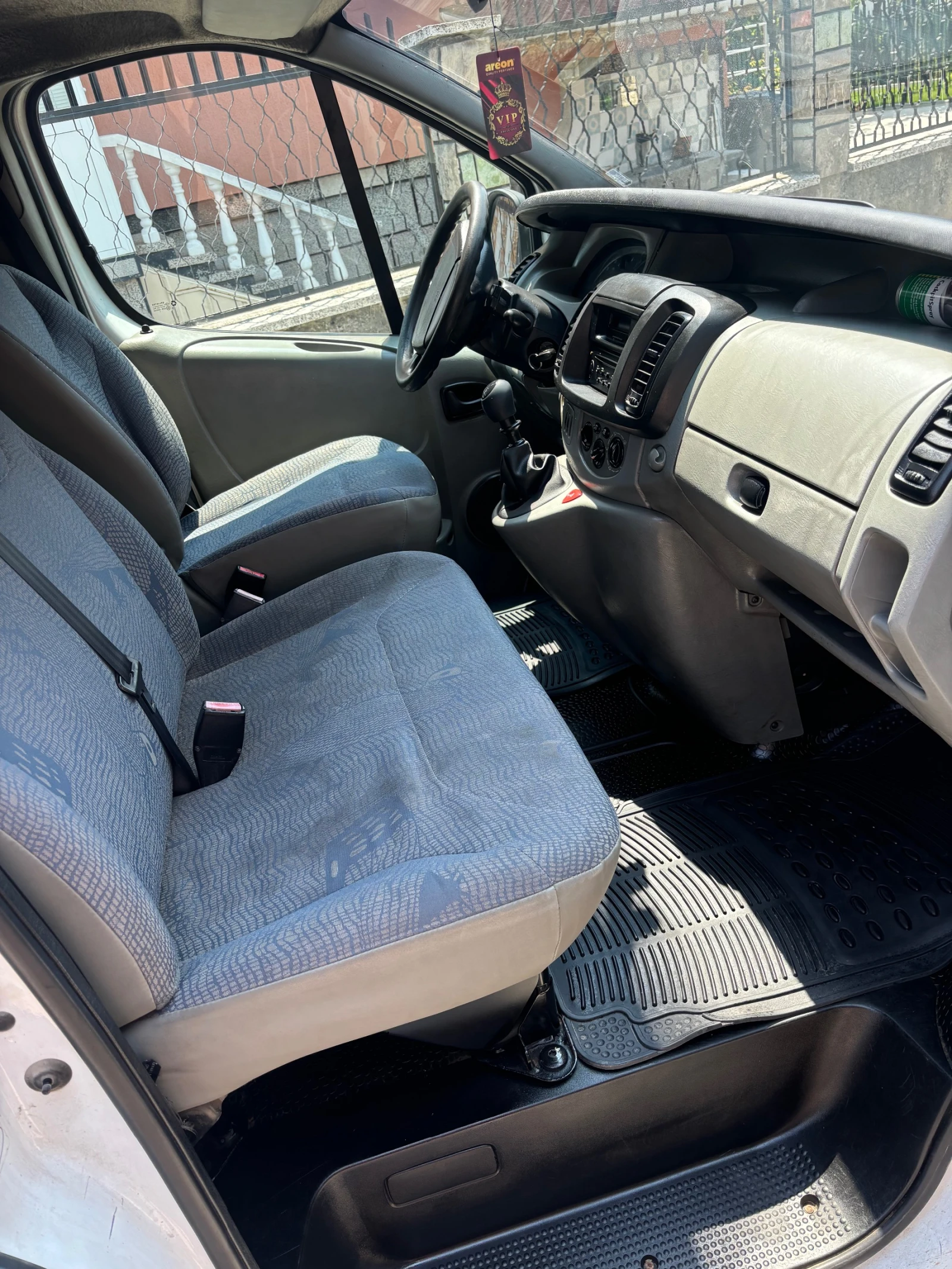 Renault Trafic 2.5 - изображение 3
