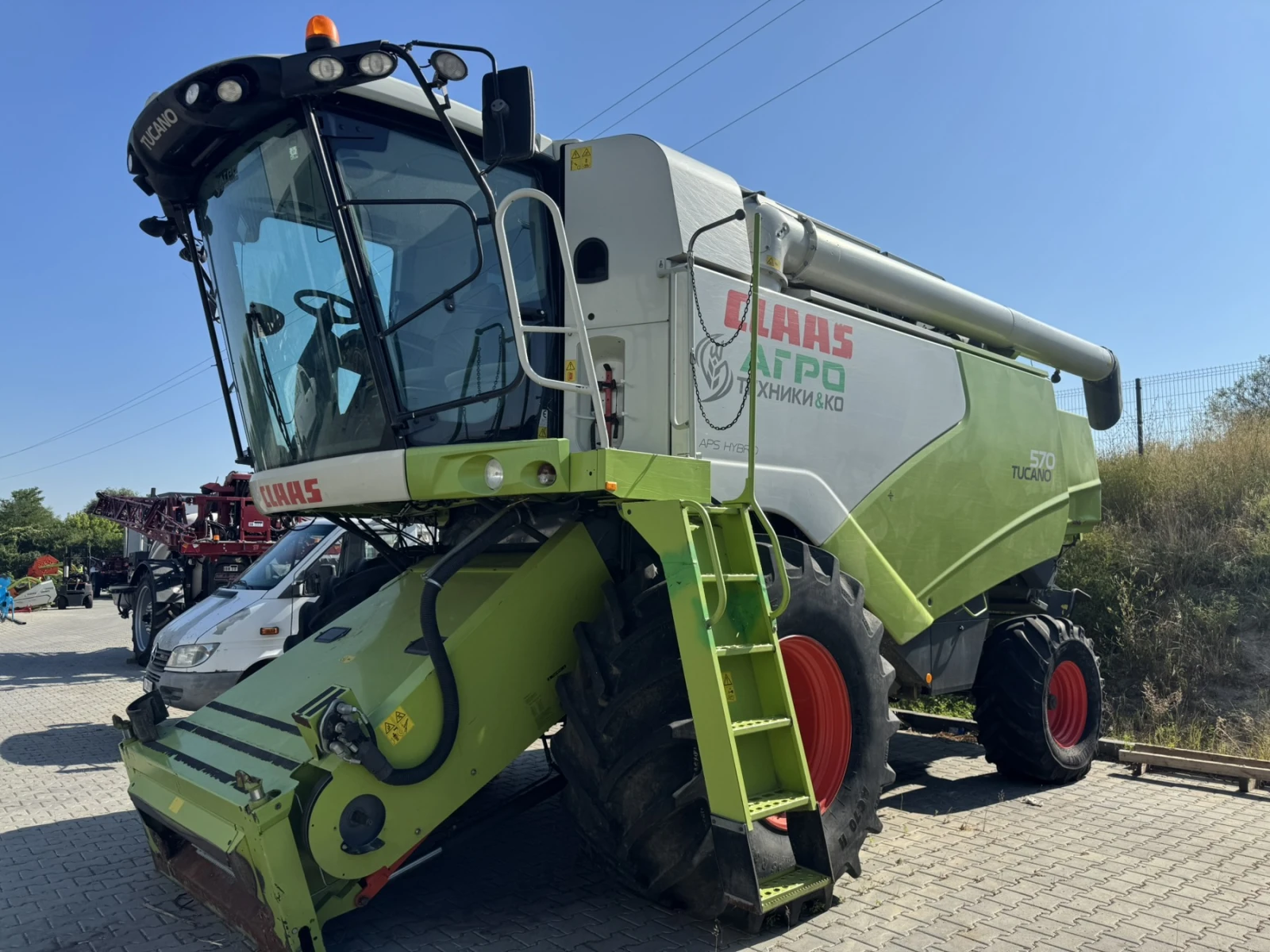 Комбайн Claas TUCANO 570, снимка 1