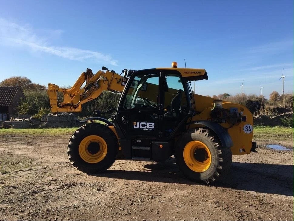 Телескопичен товарач JCB 541-70, снимка 4 - Селскостопанска техника - 56275609