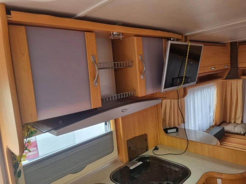 Каравана LMC 530Р, снимка 6 - Каравани и кемпери - 53478866