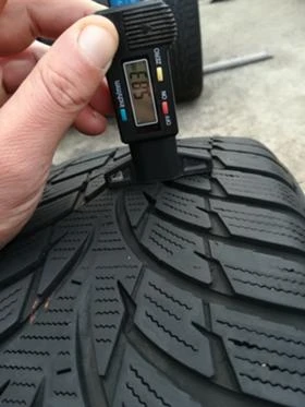Гуми Зимни 215/65R16, снимка 8