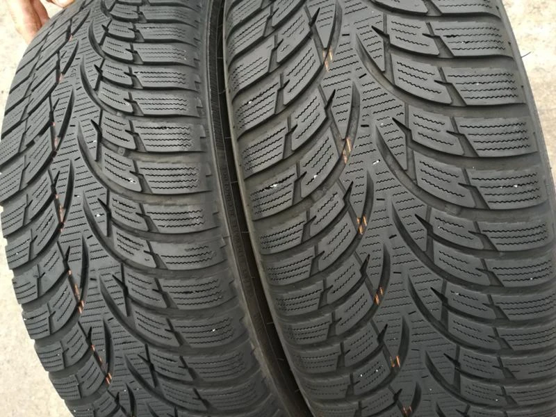 Гуми Зимни 215/65R16, снимка 2 - Гуми и джанти - 30694213