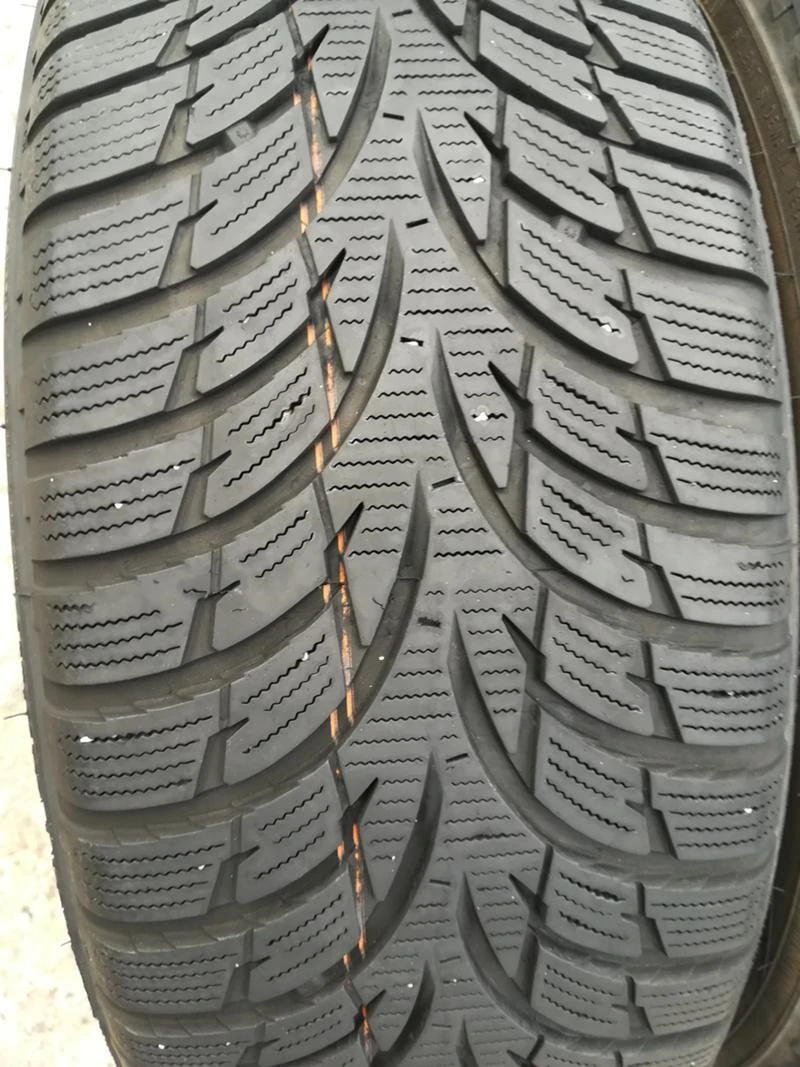 Гуми Зимни 215/65R16, снимка 4 - Гуми и джанти - 30694213