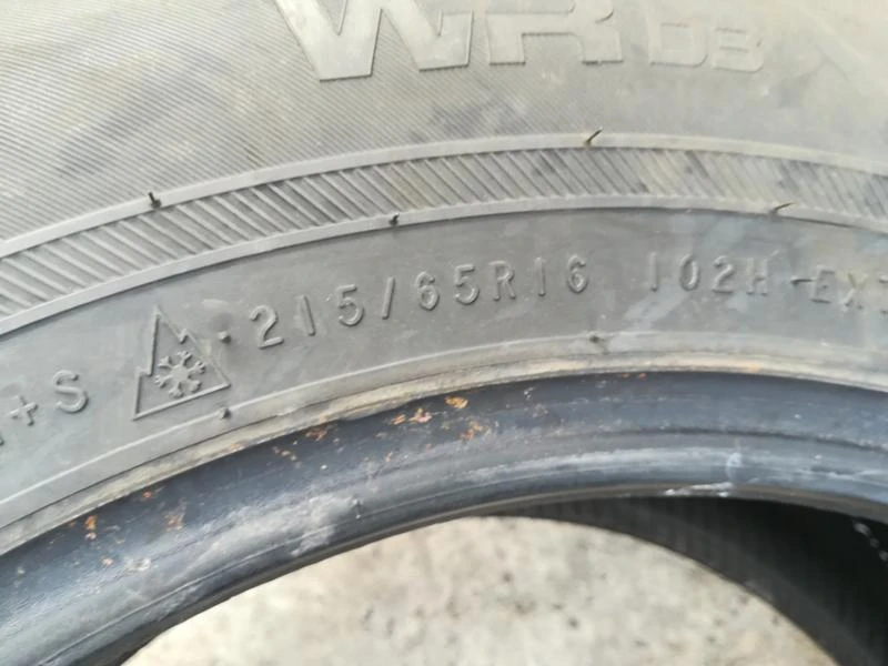 Гуми Зимни 215/65R16, снимка 6 - Гуми и джанти - 30694213