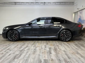 Обява за продажба на BMW M5 ACC Sitzlüftung Drivers Carbon Ext. B&W ~ 133 800 EUR - изображение 1
