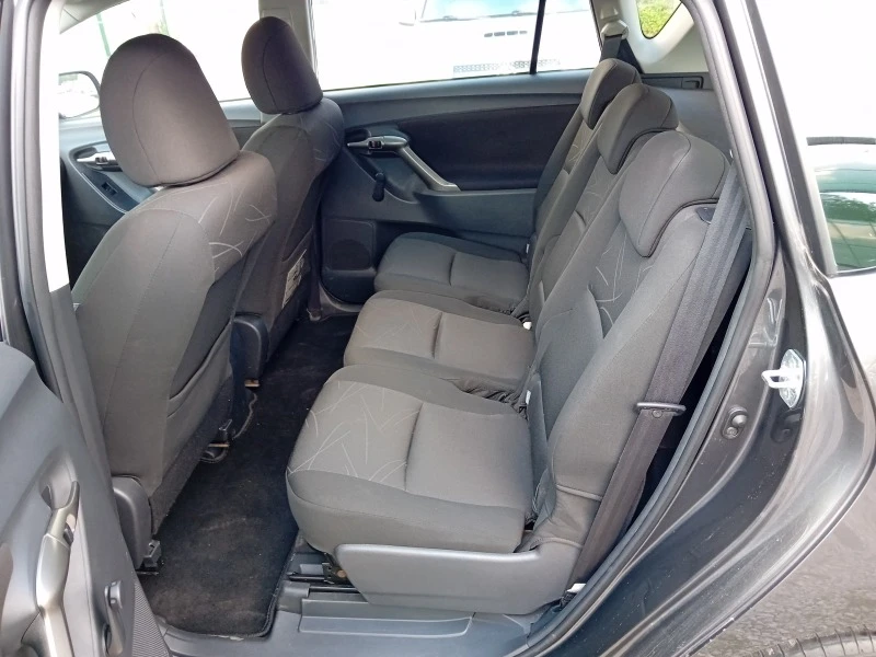 Toyota Verso 1.6 132ks , снимка 13 - Автомобили и джипове - 46204026