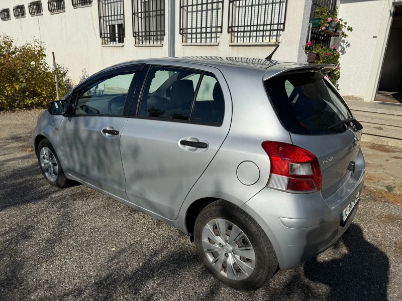 Toyota Yaris, снимка 4 - Автомобили и джипове - 47868439