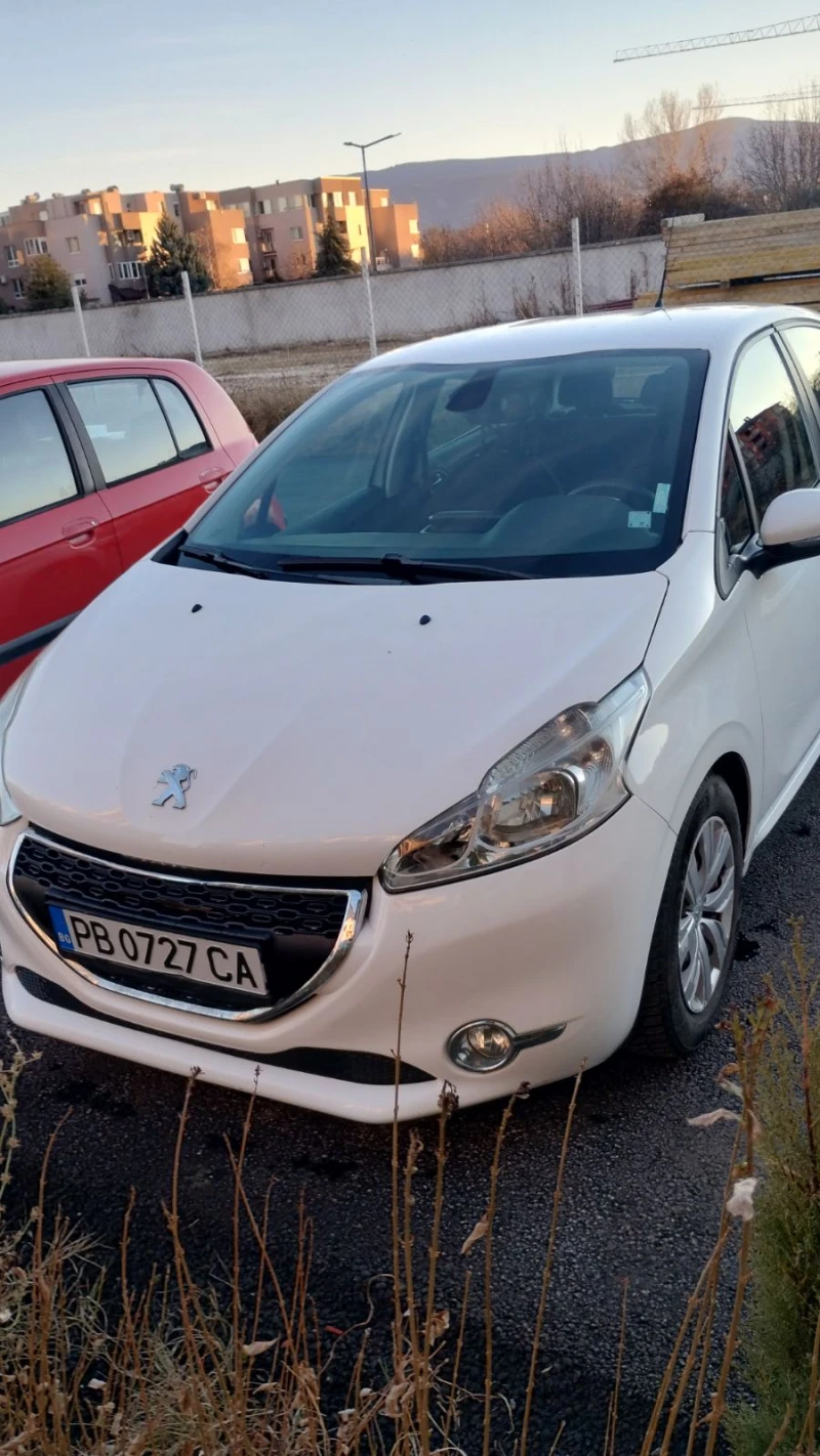 Peugeot 208, снимка 12 - Автомобили и джипове - 48351793